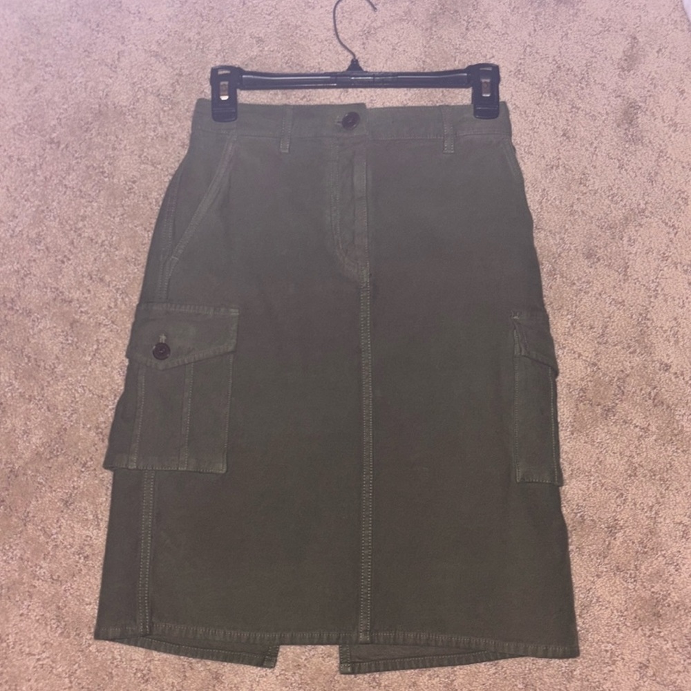 Wilfred green cargo skirt never worn but tags are off size 0